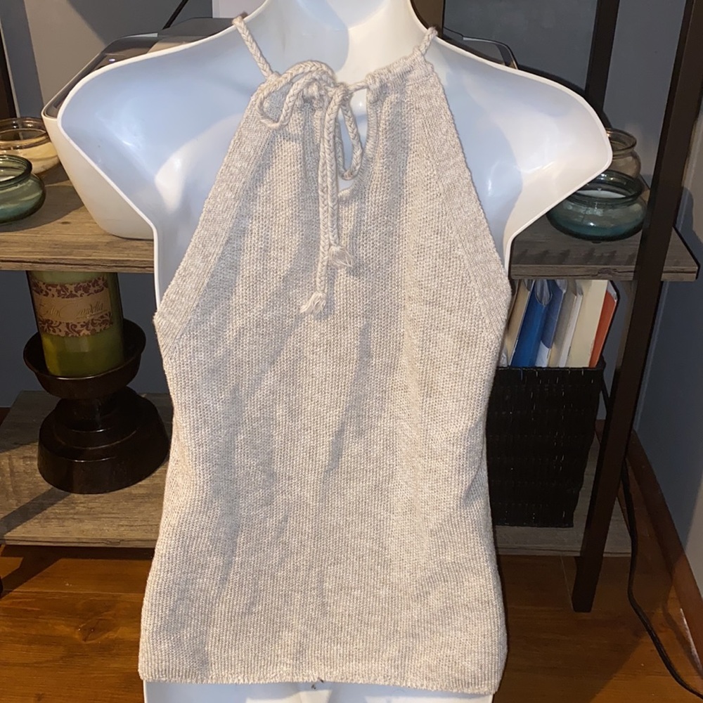 Gray top - Picture 3 of 4
